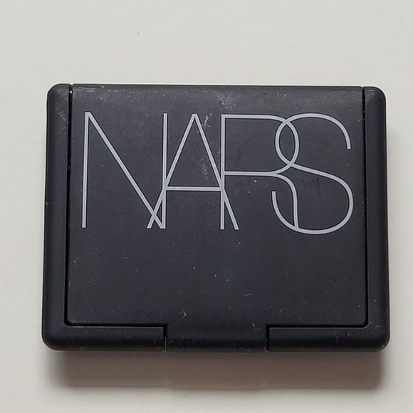 Nars ALBATROSS Highlighting Powder (0.16 oz.) - Picture 6 of 7
